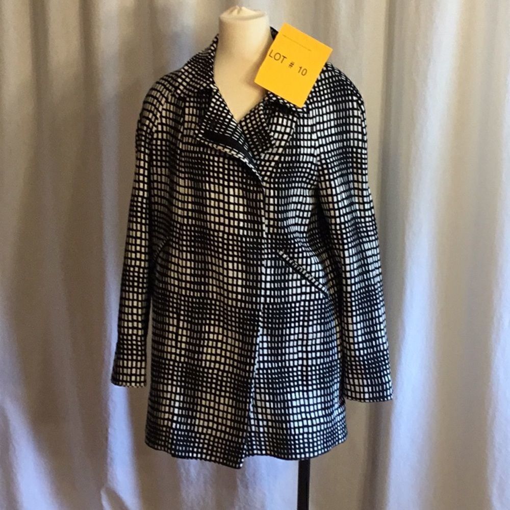 Ladies car jacket by FRENCH CONNECT in size 8